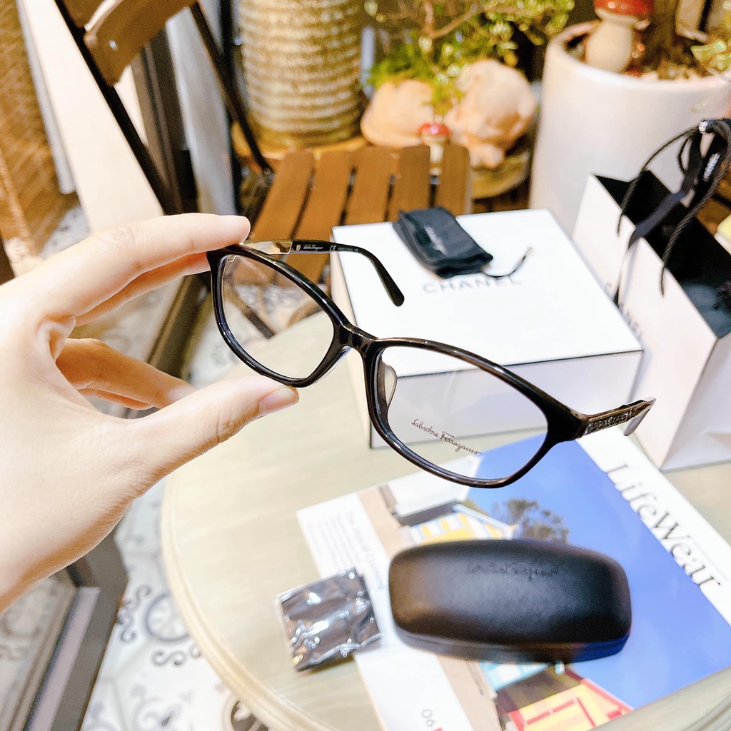 Gọng cận nữ Salvatore Ferragamo viền đen, gọng đính đá SF2808RA