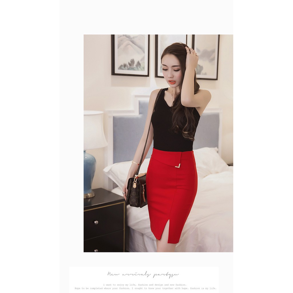 CHÂN VÁY XẺ TRƯỚC NGẮN TRÊN GỐI PHỐI PHỤ KIỆN | BigBuy360 - bigbuy360.vn