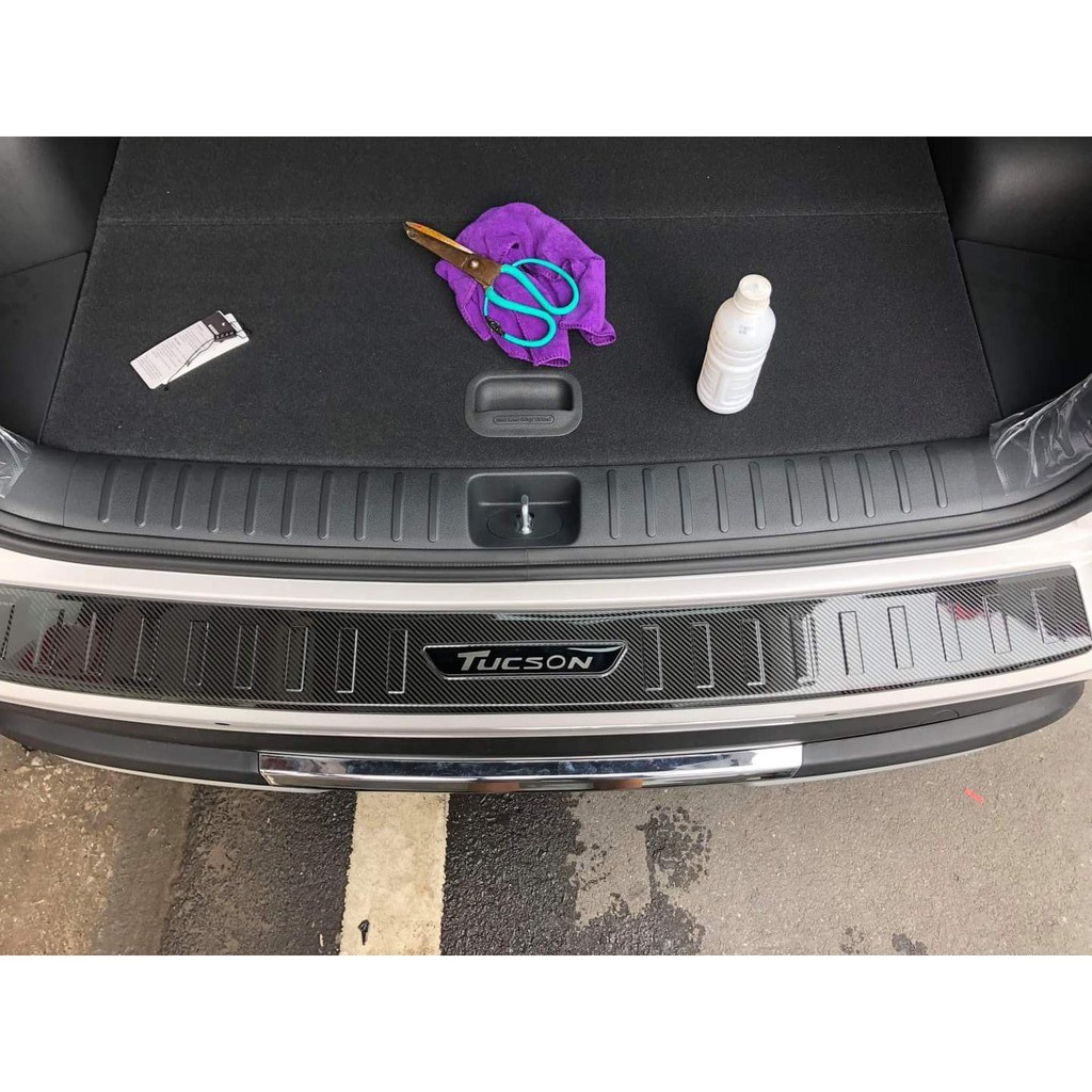 Chống trầy cốp, nẹp cốp xe Hyundai Tucson 2019 2020 2021 Mẫu Carbon