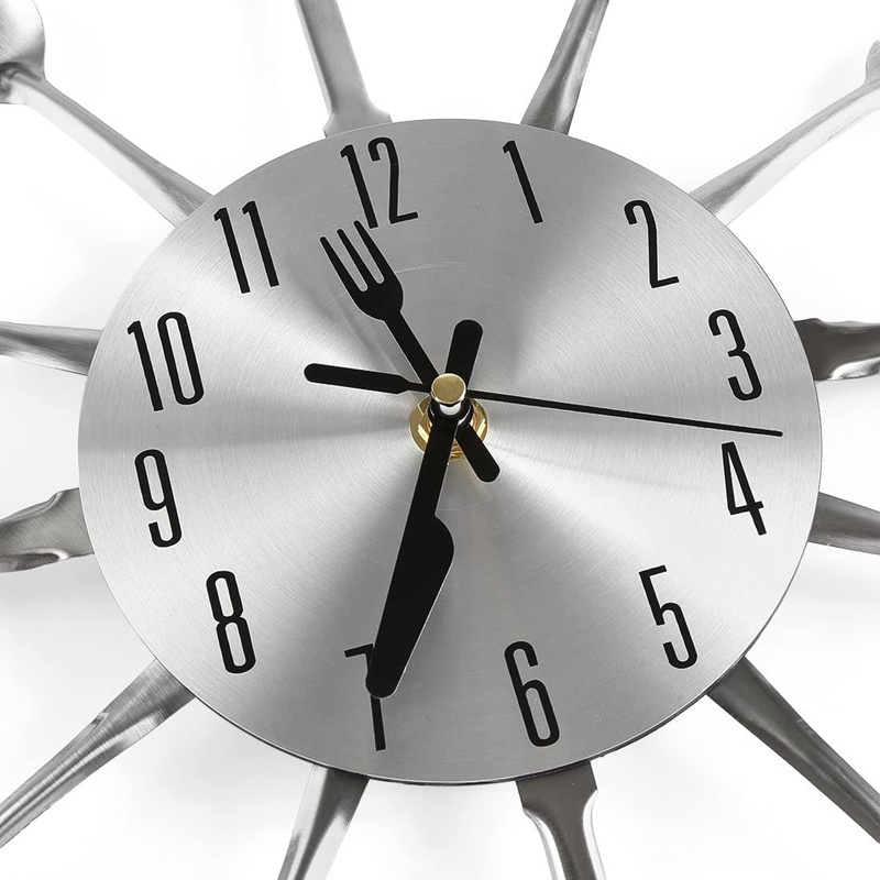 Đồng hồ treo tường hình bộ dụng cụ nhà bếp sáng tạo