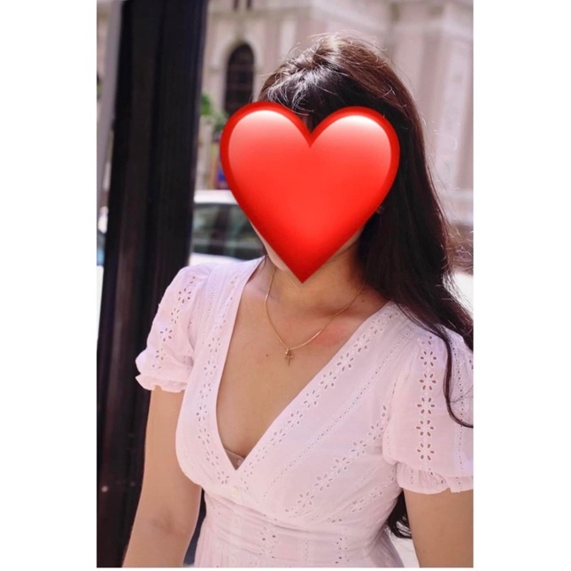 Đầm trắng cổ V Gola size S