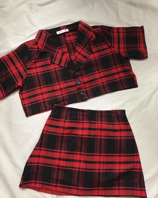 Set vest kẻ đỏ hot trend .