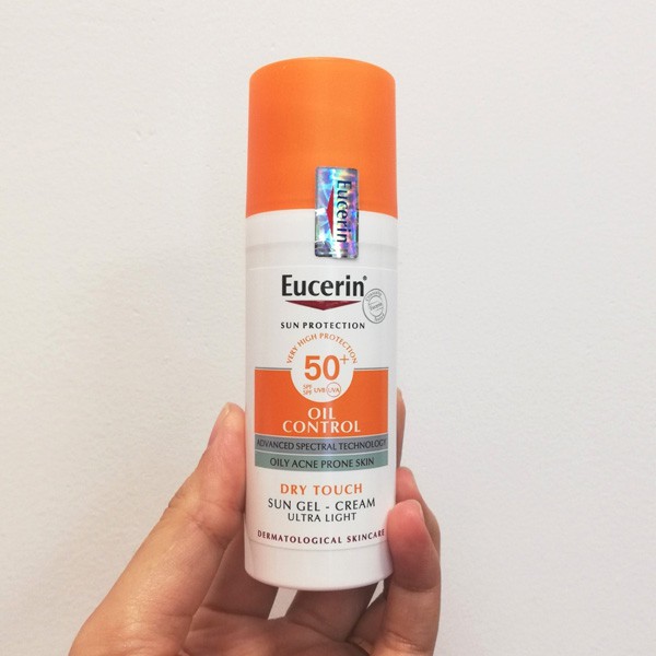 Kem chống nắng cho da nhờn, mụn Oil Control Dry 50ml - Eucerin | BigBuy360 - bigbuy360.vn