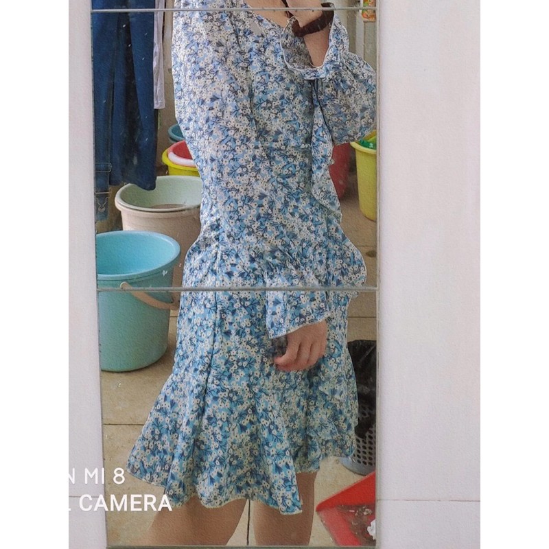 Váy hoa nhí viền bèo đuôi cá tay loe dáng ngắn siêu xinh