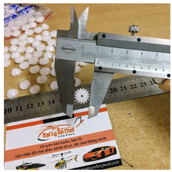 Bánh răng nhựa 16 răng lỗ trục 1.95mm