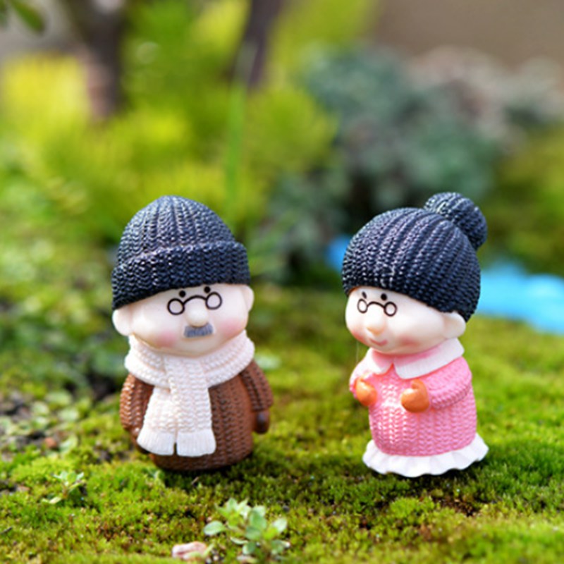 Set 2 Mô Hình Ông Bà Trang Trí Sân Vườn