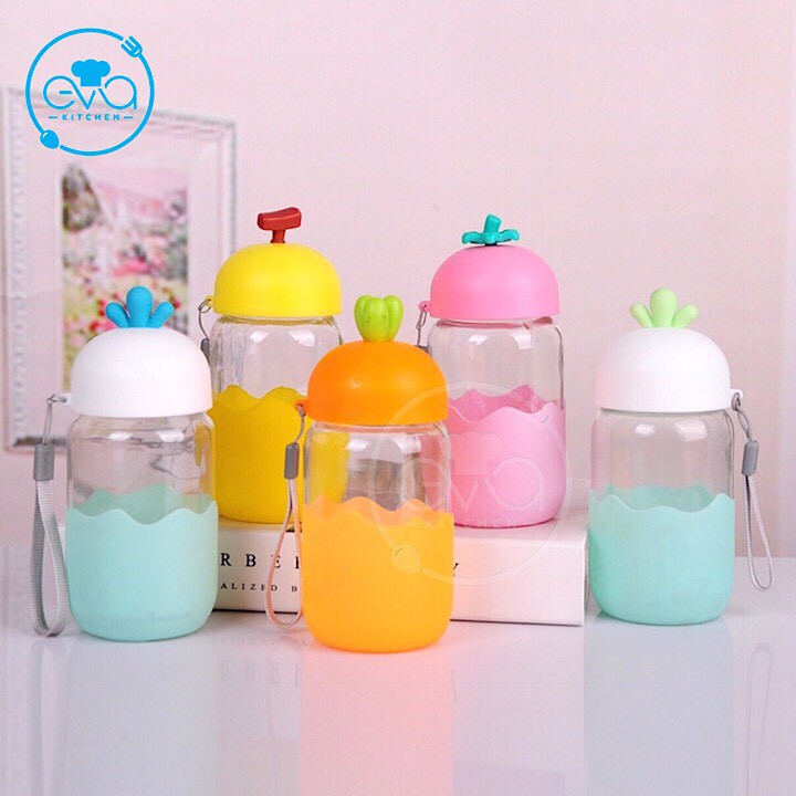 Bình Nước Thủy Tinh Nắp Củ Cải Thân Bọc Silicone 300ml