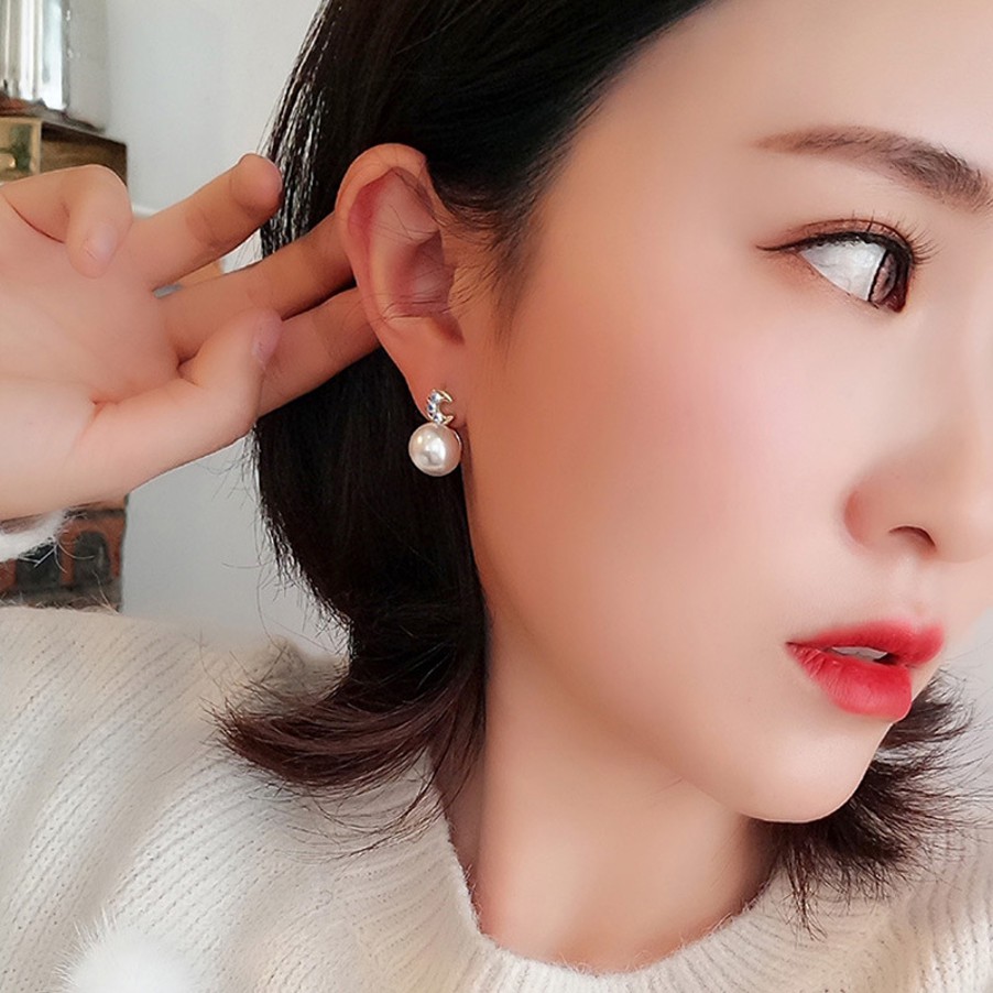 Khuyên tai hạt sao trăng