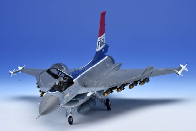 Kinetic 48026 Mô Hình Máy Bay 1/48 F-16XL Experimental Fighter Aircraf