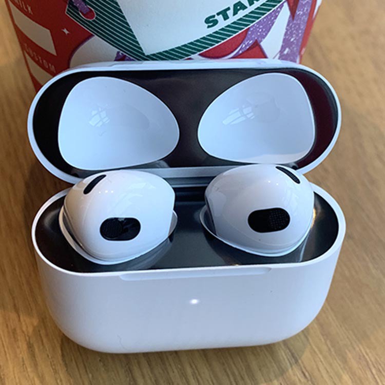 Miếng Dán Chống Bẩn Bảo Vệ Tai nghe không dây Airpods 3 Chất Liệu Kim Loại Metal Chống Trầy Bên Trong