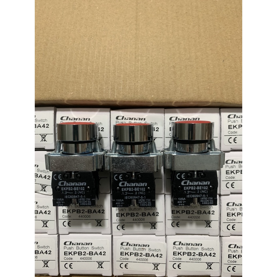 Nút nhấn ko đèn thân sắt màu đỏ EKPB2-BA42 (CHANA)