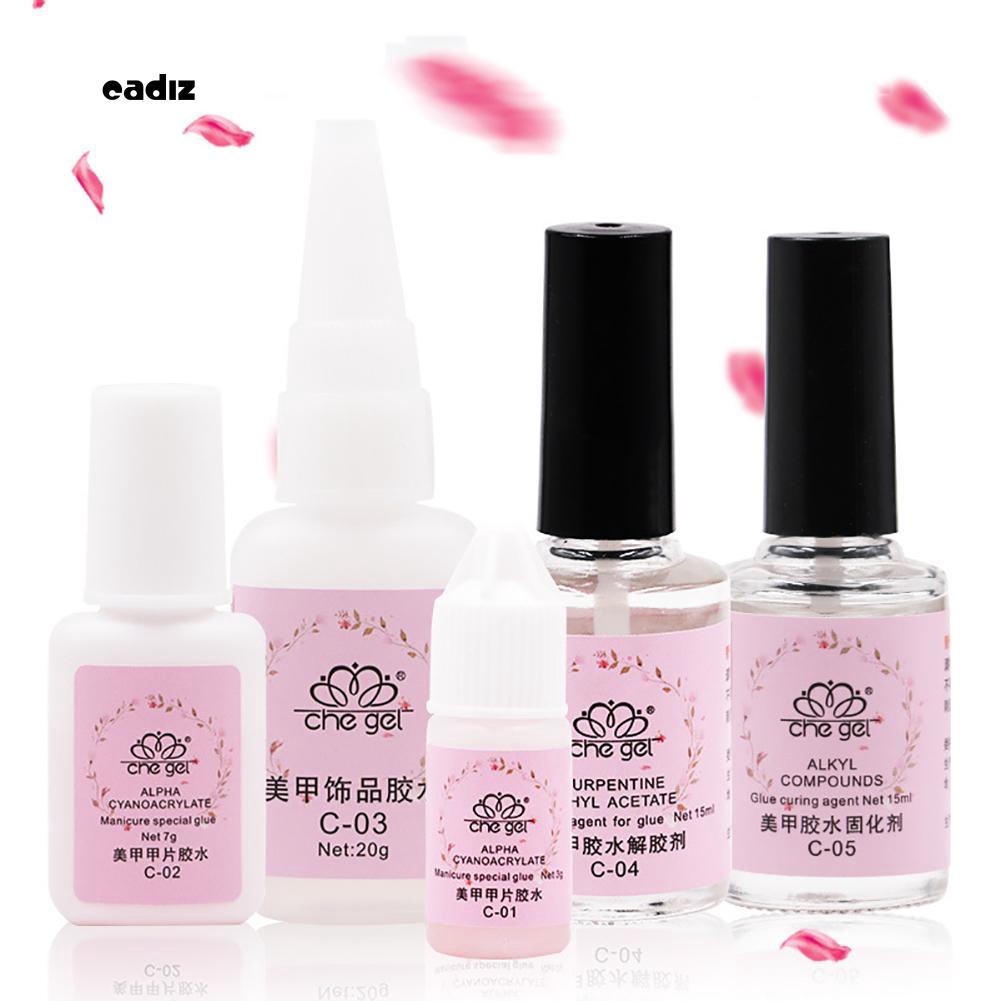 Keo dán móng giả tiện lợi