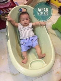 Thau tắm cho bé