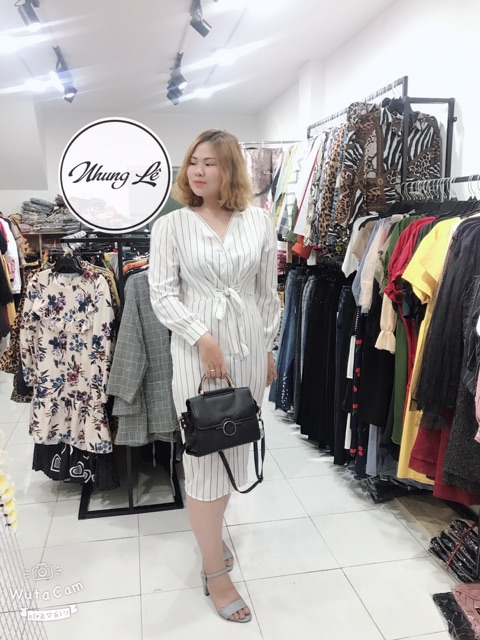 Đầm sơ mi sọc bigsize cột nơ eo trắng - đen - hồng | BigBuy360 - bigbuy360.vn