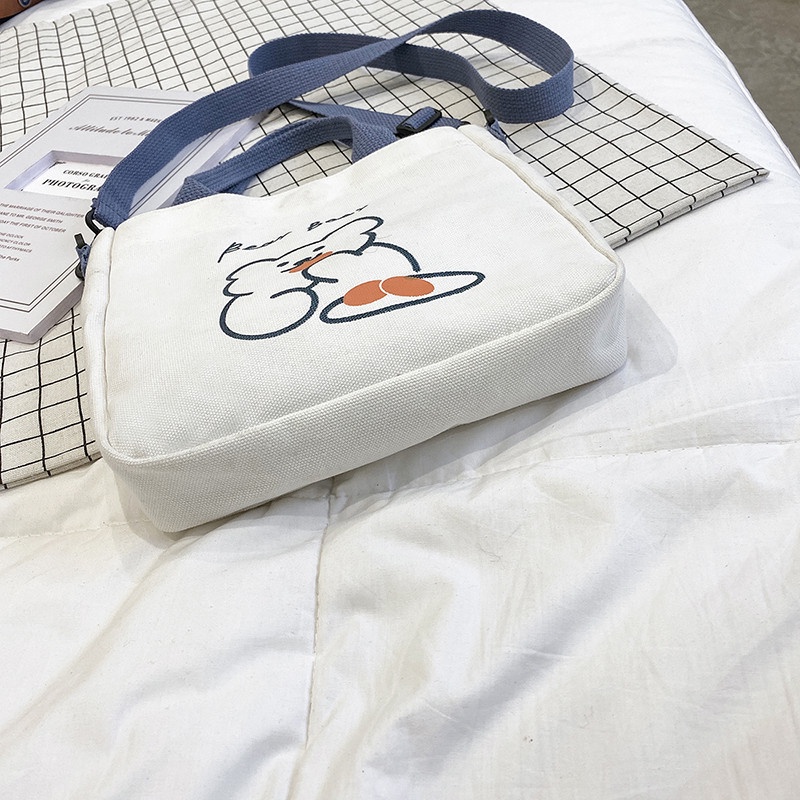 Túi Đeo Chéo Vai Vải Canvas Họa Tiết Gấu Nhỏ Dễ Thương Dành Cho Nữ