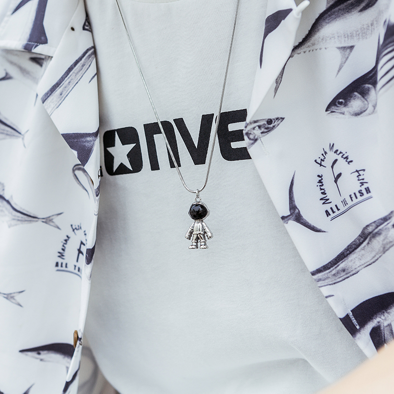 Vòng Cổ Gắn Mặt Hình Phi Hành Gia Độc Đáo Phong Cách Hip-Hop Hàn Quốc