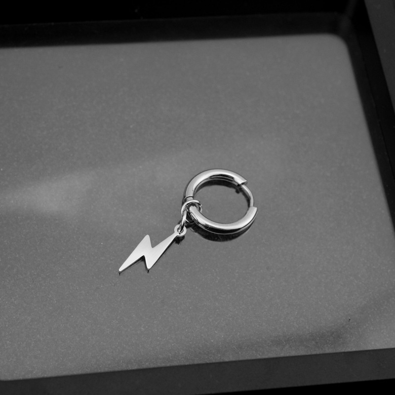 Bông Tai Hình Tia Chớp Không Cần Xỏ Lỗ