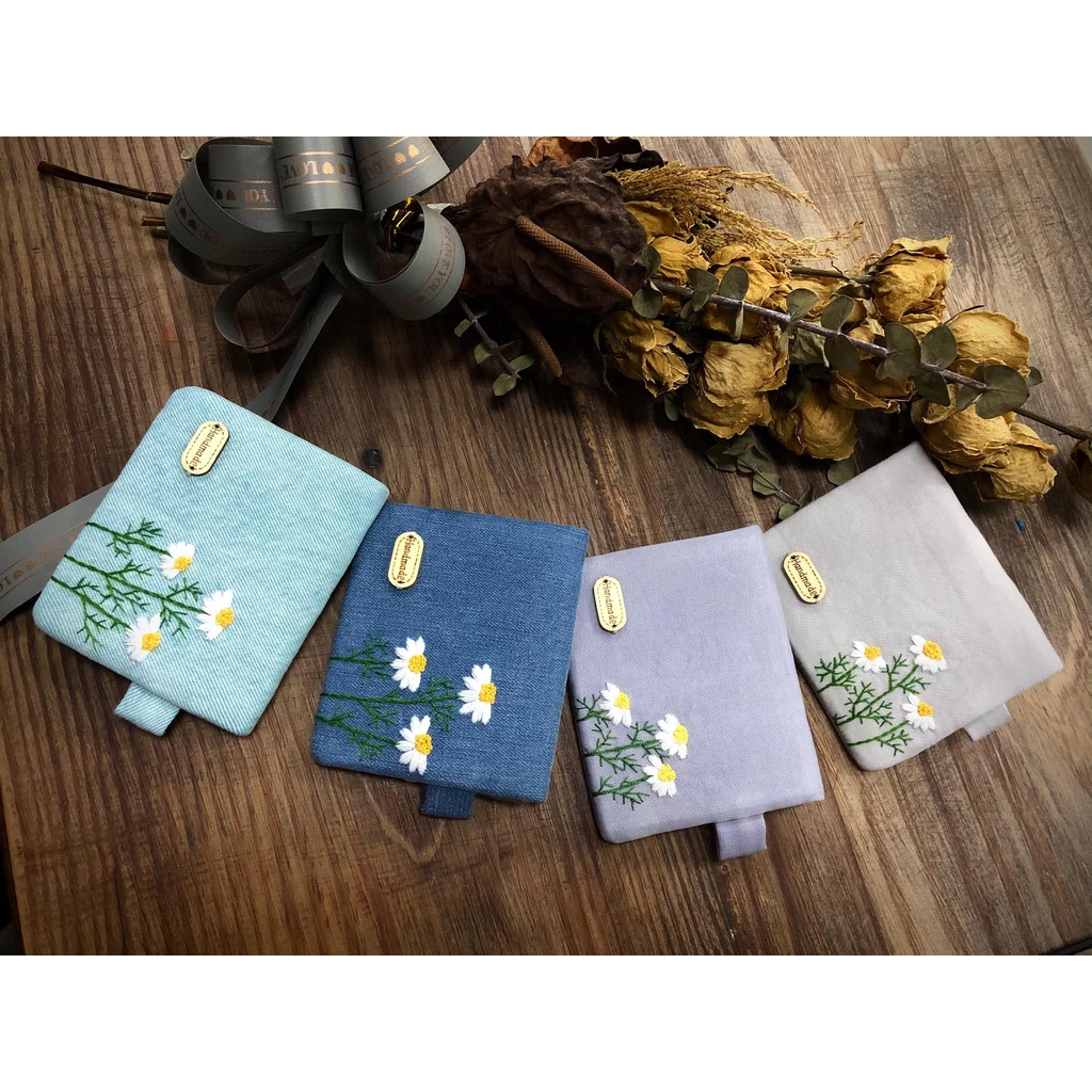 VÍ THÊU TAY hoa cúc trắng, kích thước 10x12cm