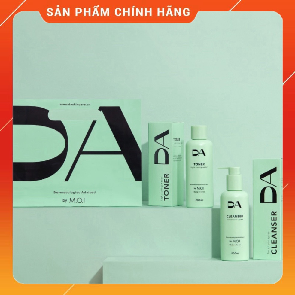 Sữa rửa mặt và Toner 5in1 DA hãng MOI hồ ngọc hà