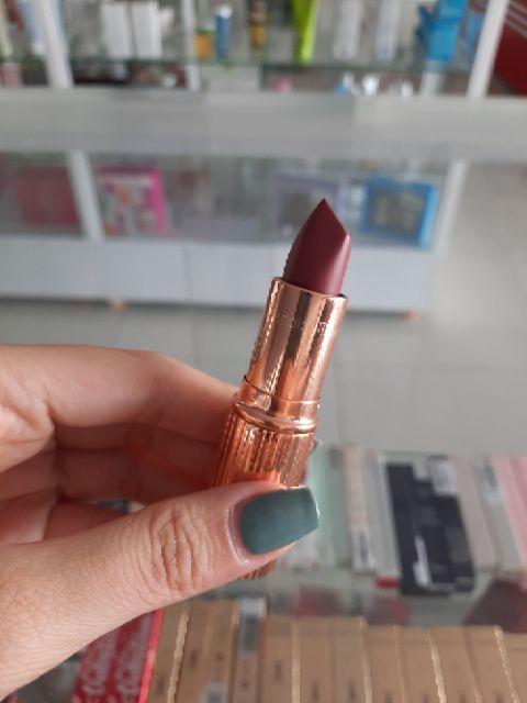 Son Charlotte Tilbury Bond Girl