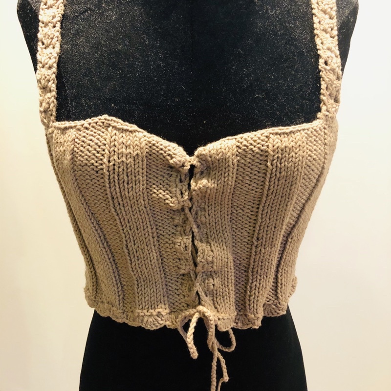 Áo croptop áo 2 dây thắt nơ len móc màu nâu tây