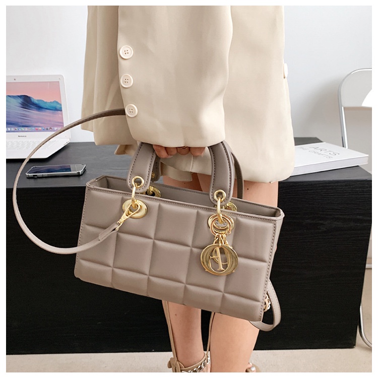 Túi Đeo Chéo Di Fei Phong Cách Retro Thời Trang Mới 2022 Nhỏ Gọn Dễ Phối Đồ Dành Cho Bạn Nữ