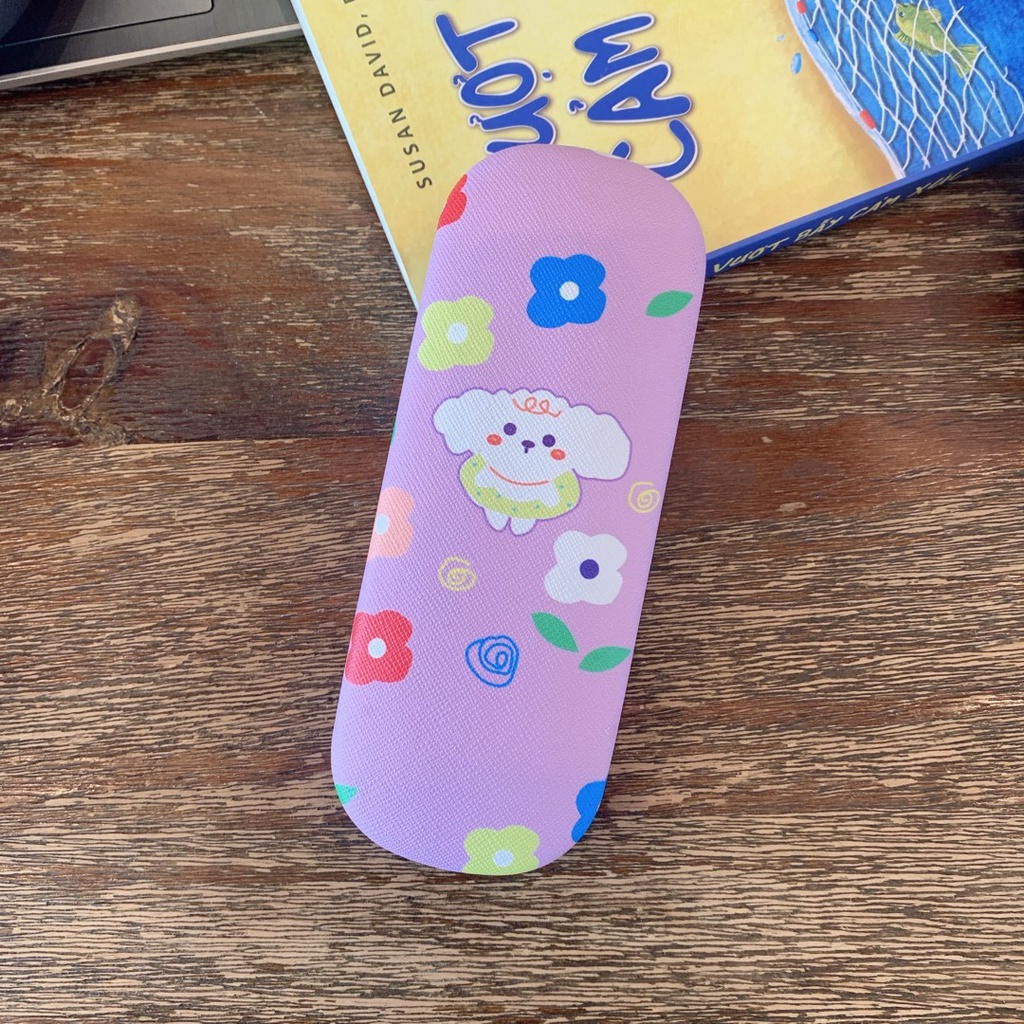 Hộp đựng kính cận màu pastel hình dễ thương. Ảnh thật