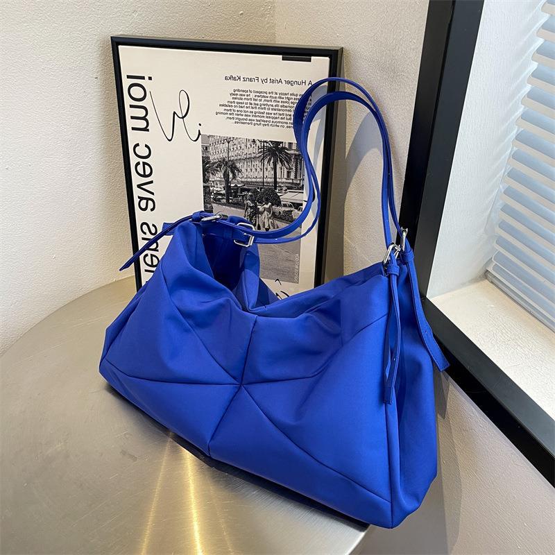 Túi Đeo Vai Bằng nylon Màu Trơn Sức Chứa Lớn Thời Trang Cho Nữ