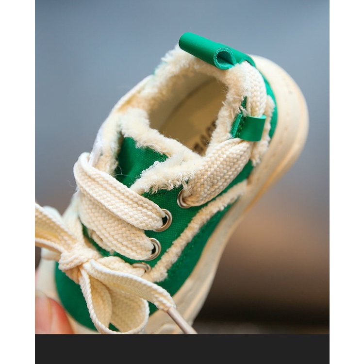 Hàng Mới Về Giày Thể Thao Thoáng Khí Đế Mềm Dễ Phối Đồ Cho Bé