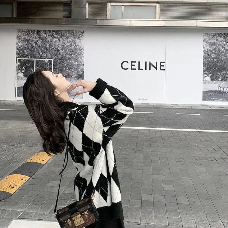 Áo Khoác Cadigan Nữ Hoạ Tiết Quả Trám To Màu Hồng Đen Trắng Chất Len Dài Tay Style Hàn Quốc Phom Rộng Dáng Dài Loại Đẹp | BigBuy360 - bigbuy360.vn