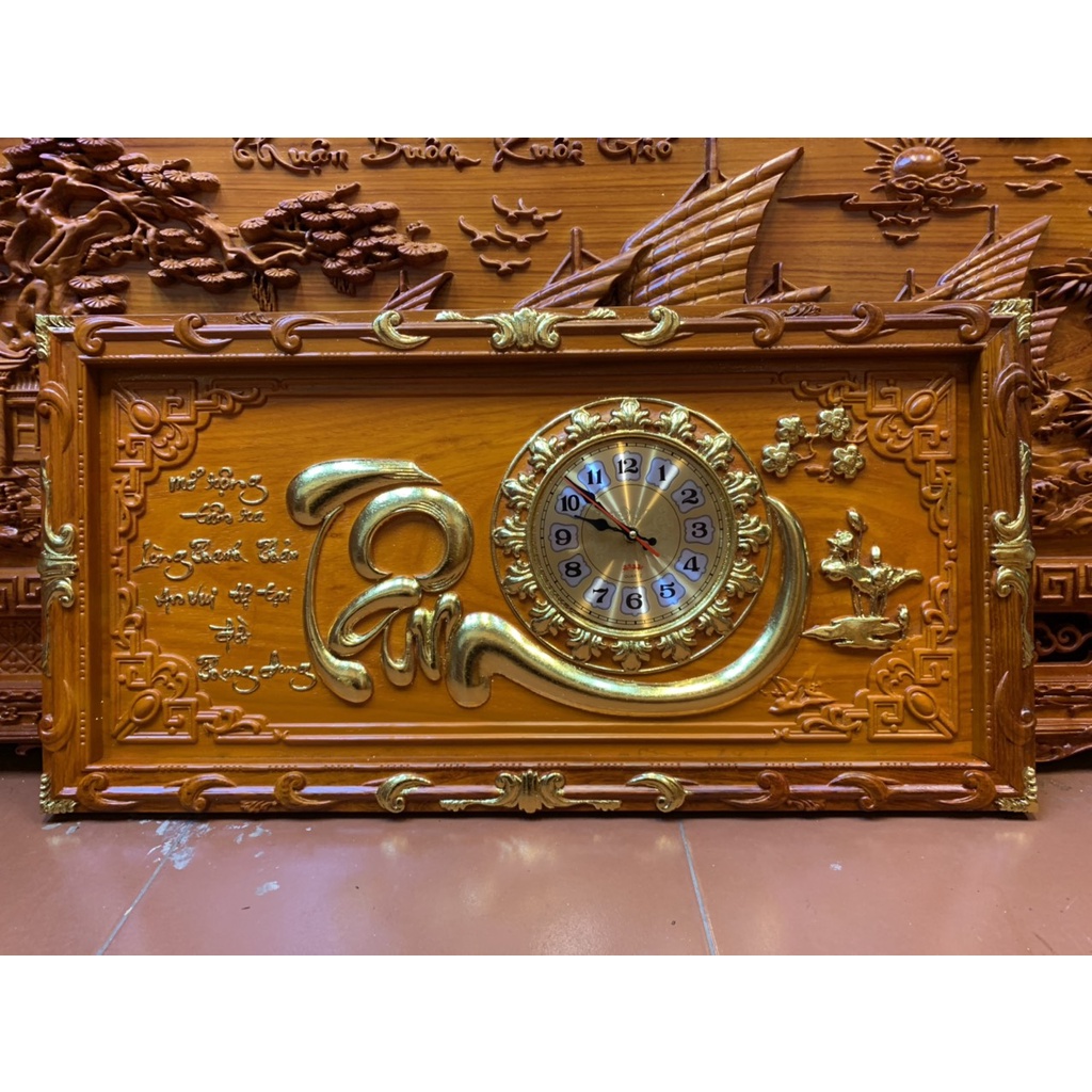Đồng Hồ Gỗ Hương Đỏ Nam Phi Khung Đục Nguyên Tấm Dát Vàng
