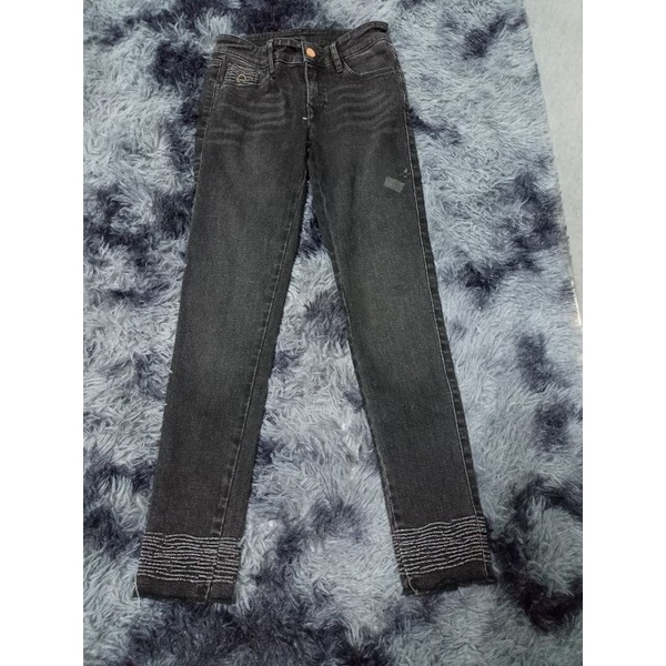 Quần jean size nhỏ kéo qua xem hình