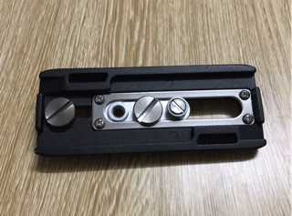 Plate gắn chân máy ảnh Weifeng 718
