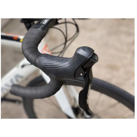 Xe Road Java siluro 3D Shimano R3000