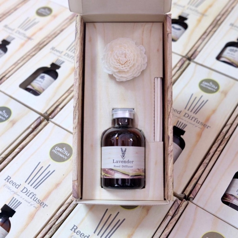 Tinh Dầu Thơm Phòng Phutawan 50ml Hộp Vân Gỗ Sang Trọng