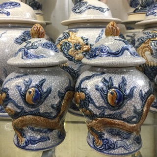 Choé nước thờ men rạn đắp nổi.Giá bao gồm 1 chiếc