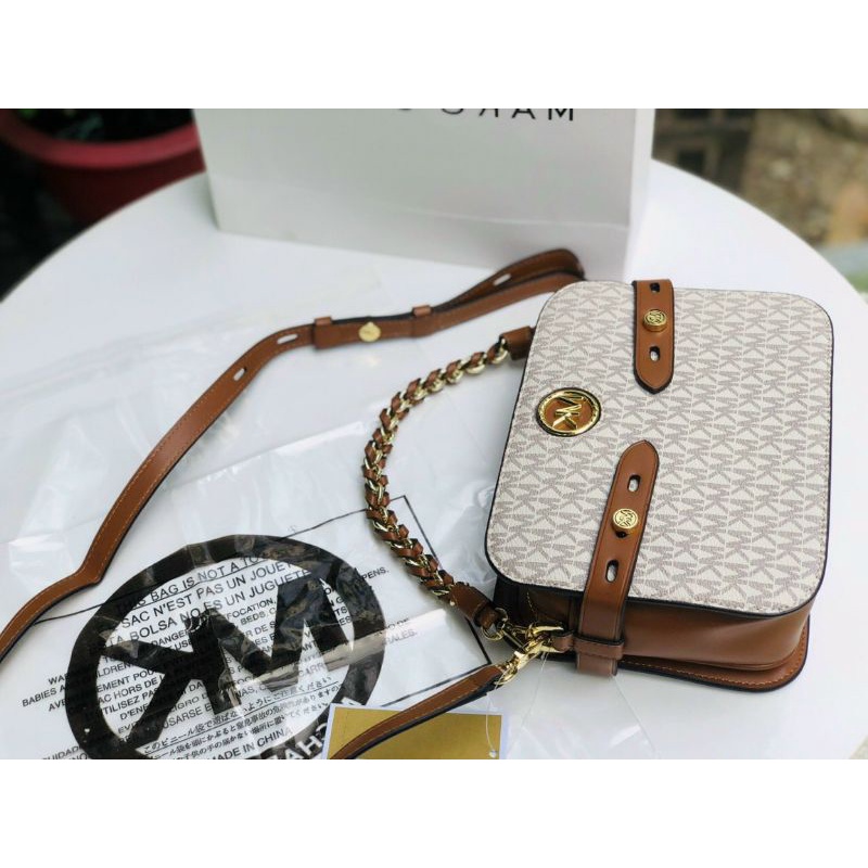 Túi Michael Kors Carmen