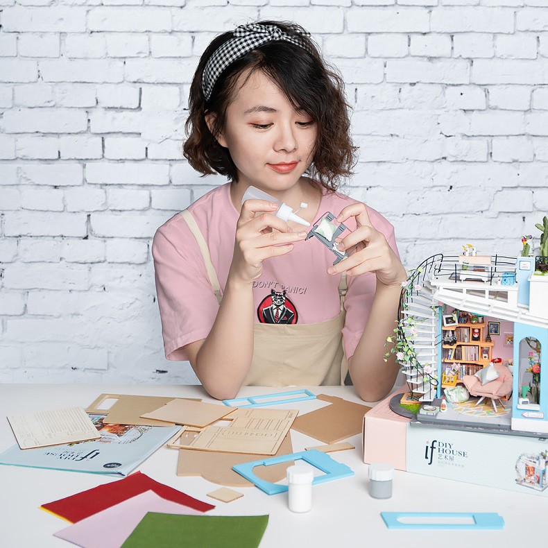[BẢN XUẤT KHẨU TIẾNG ANH] Mô hình nhà DIY Doll House Robotime Dora's Loft DG12 Kèm Bộ dụng cụ và Keo dán