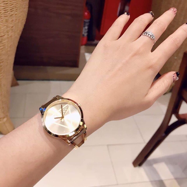 ⌚️GUESS Lola Gold W1145L4