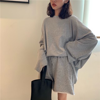 Áo thun dài tay oversize màu pastel