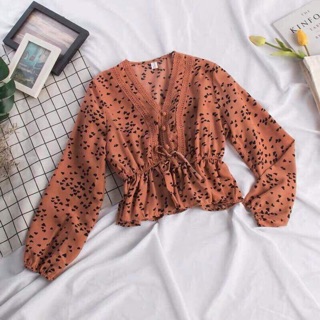 Áo peplum cổ V