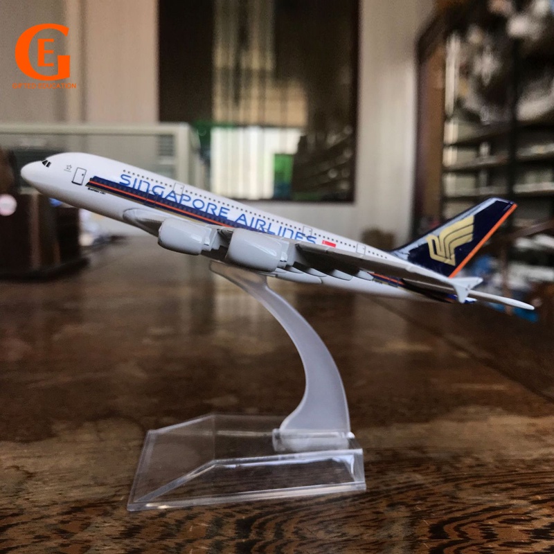 Mô Hình Máy Bay Singapore Airlines A380 16CM Chân Thật Cho Bé