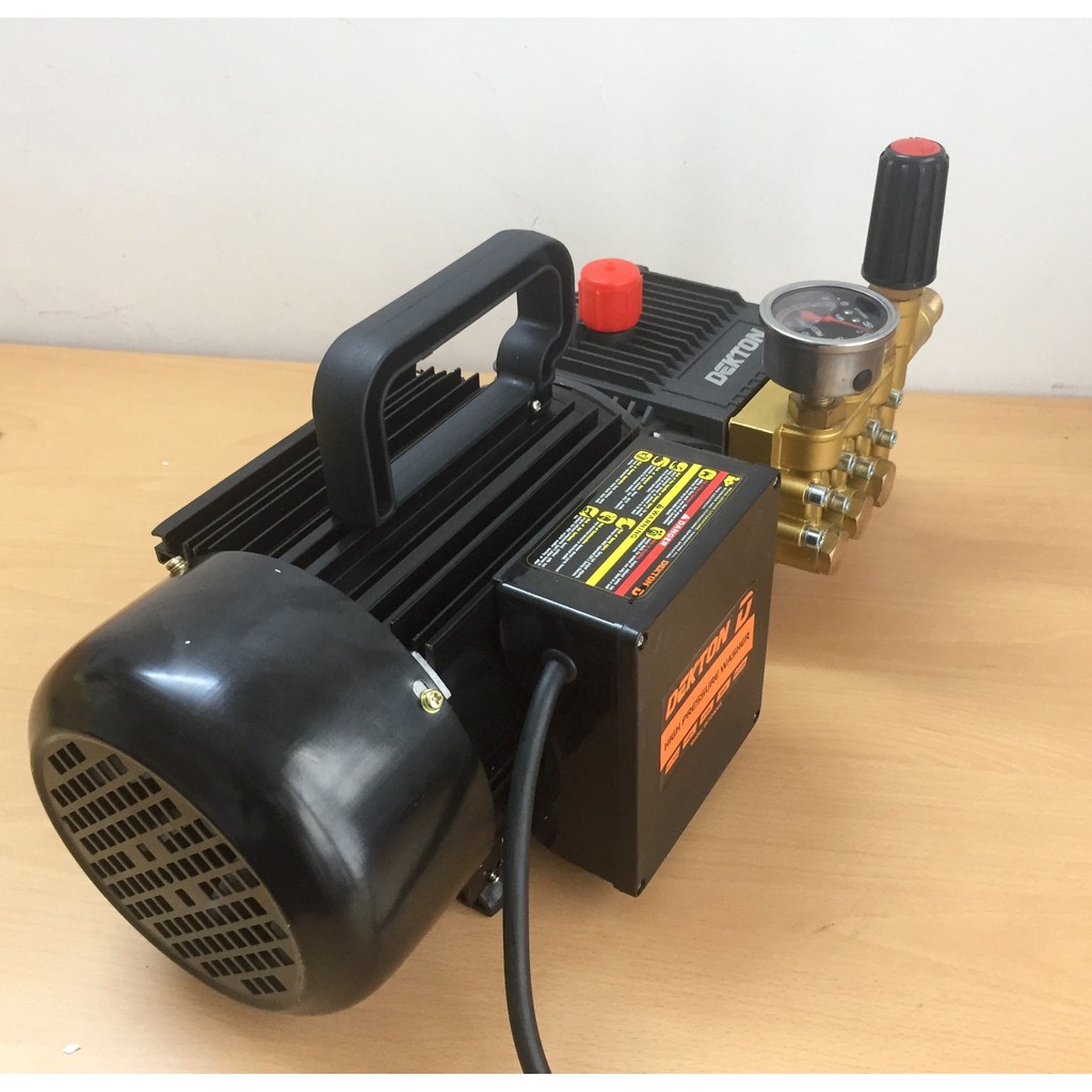 Máy rửa xe Dekton DK2000S 2000W - Tặng Bình Bọt 1 Lít