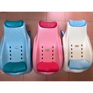 Ghế nằm gội đầu cho bé