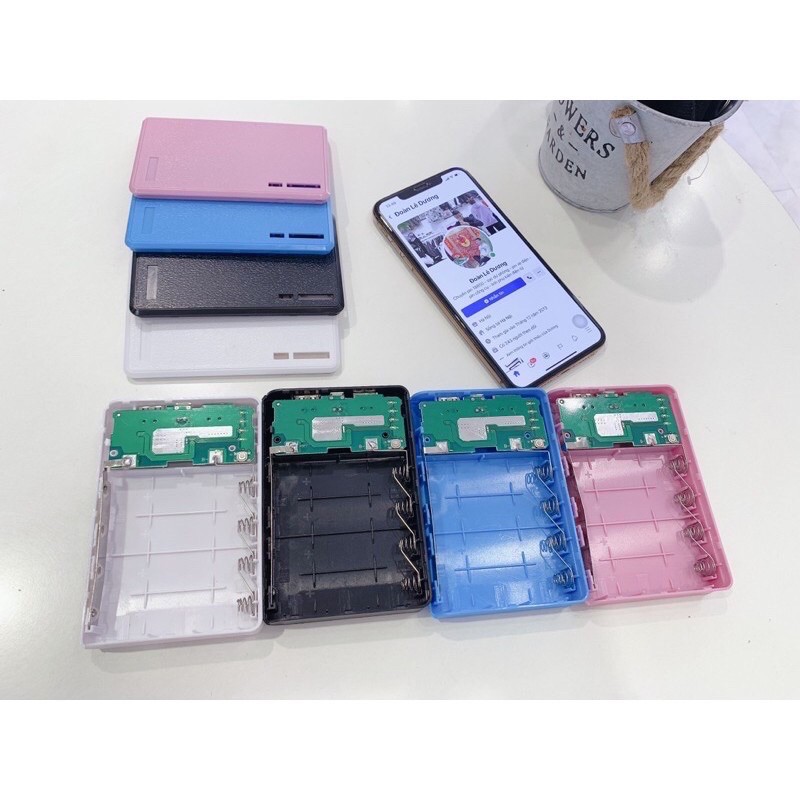 box sạc dự phòng 4 cell có lò xo