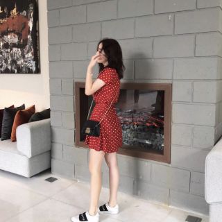 Váy vạt chéo