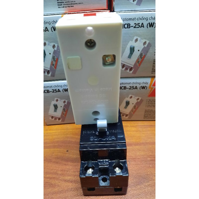 Aptomat át hộp điều hoà át hộp bình nóng lạnh cả vỏ 20a/25a SOPOKA