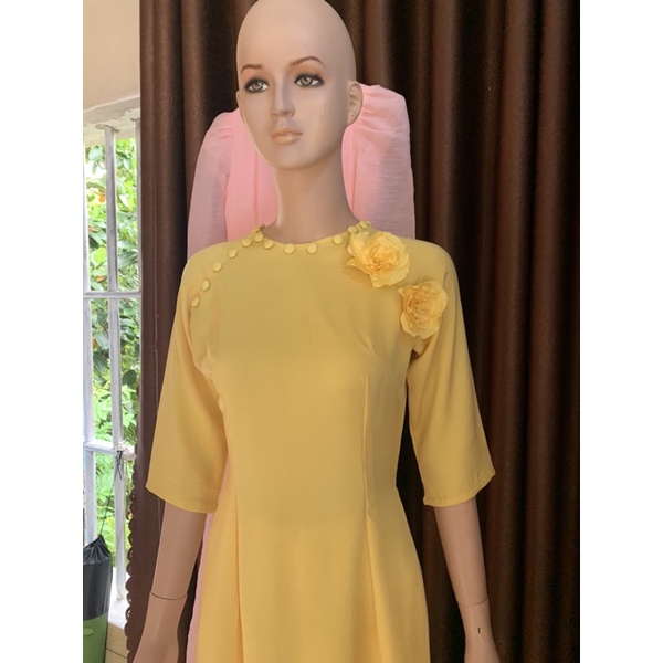 Áo dài đính hoa ngực xinh ơi là xinh