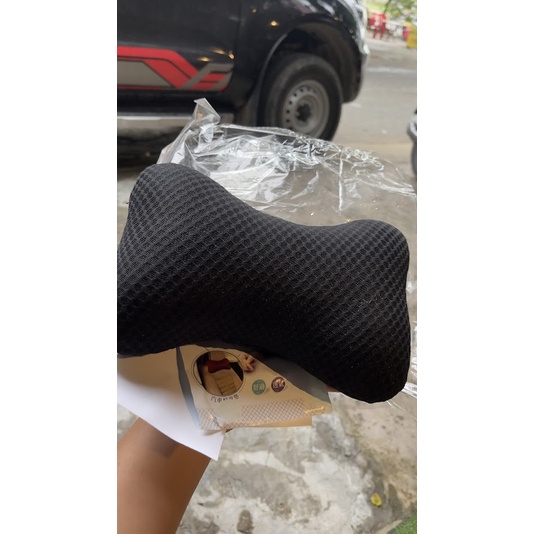Gối tựa đầu và cổ vải lưới size  25 * 17 cho xe hơi  giao màu ngẫu nhiên