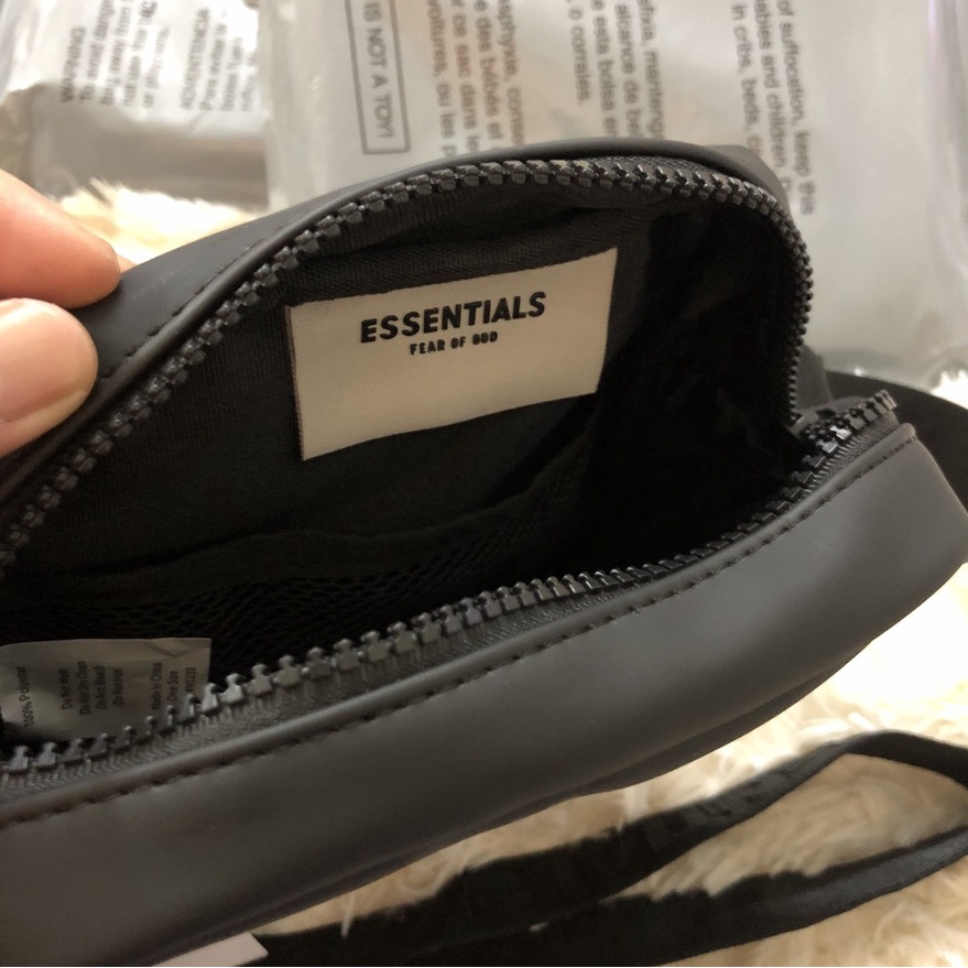 Túi đeo chéo Essentials FOG 7th ,Essentials Fear Of God Bag, Chất liệu Da chống nước, DuSo.LuxuryStreetwear